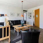 Mahena - 2-3km From The Sea By Interhome *