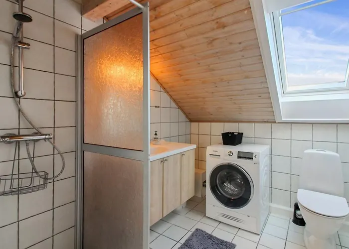 Mahena - 2-3km From The Sea By Interhome