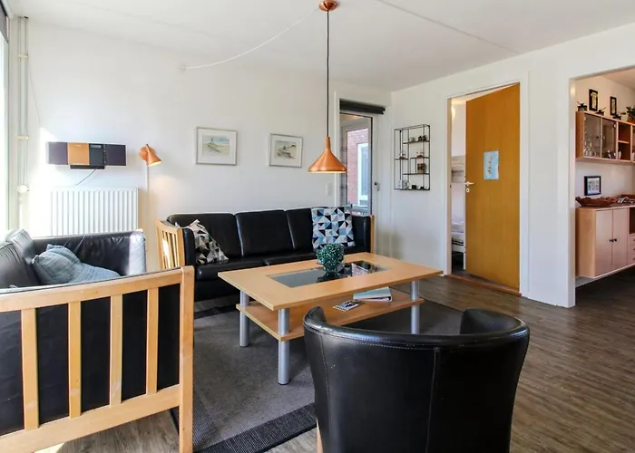 Mahena - 2-3km From The Sea By Interhome